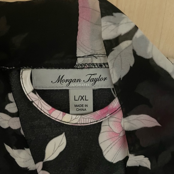 Women’s floral robe L/Xl - Picture 2 of 2